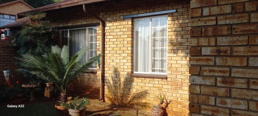 3 Bedroom Property for Sale in Safari Gardens North West